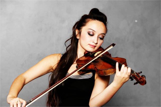 female violin player ajmer